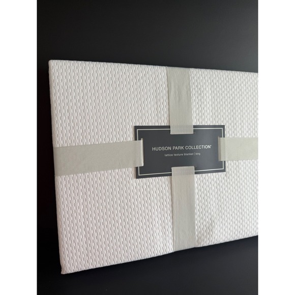 Hudson Park Collection Lattice Texture Blanket King , brand new White - Picture 5 of 11